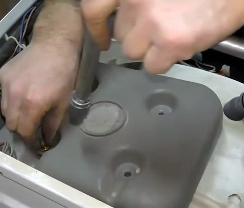 Как происходит замена подшипника в стиральной машине Aристон? Ремонт стиралки своими руками